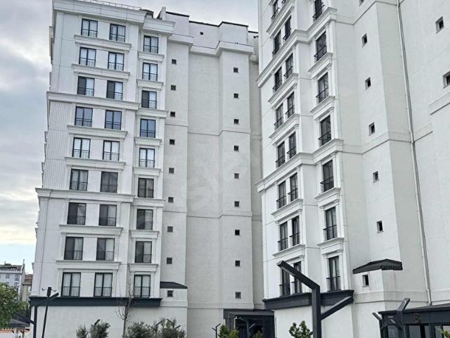 METRO'YA 1 DK HAVUZLU GÜVENLİKLİ SİTE'DE FIRSAT SATILIK DAİRE