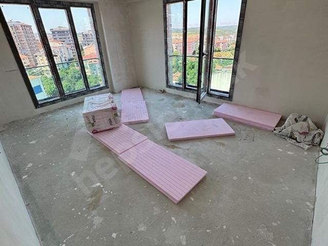 METROYA 5 DK DÜZLÜKTE OTOPARKLI 3+1 SIFIR SATILIK DAİRE