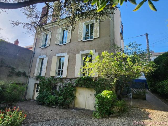 Meulière de 180 m² sur 409 m² de terrain