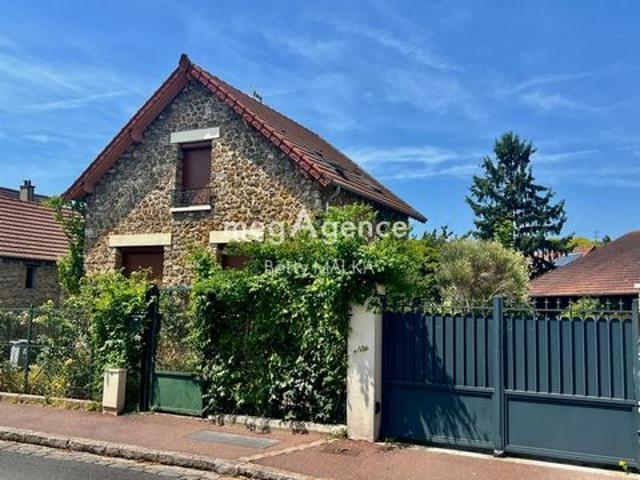 Maison traditionnelle non mitoyenne avec potentiel agrandissement