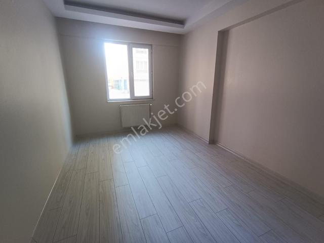 Mevlana Mah. Papatya Cad. İçi Full Yapılı Satılık Daire 50/3