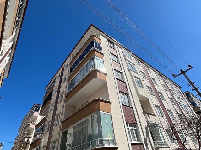 MEVLANA MAHALLESİNİN GÖZDE KONUMUNDA SİTE İÇERİSİNDE 3+1 SATILIK DAİRE