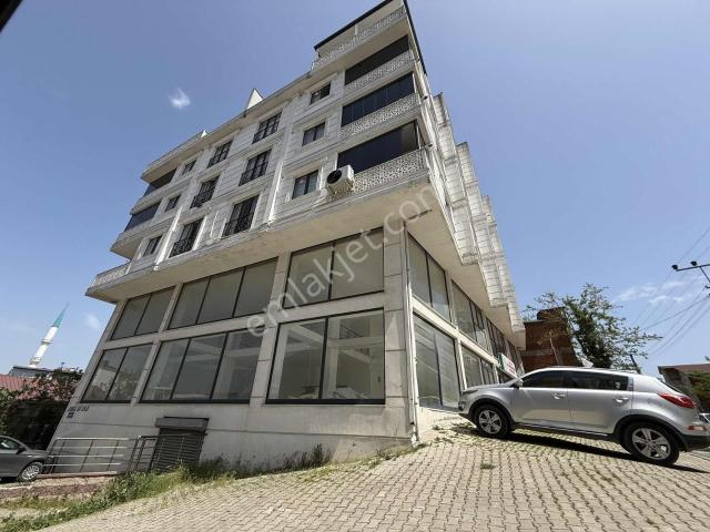 Mevlana Mh.caddeye Paralel Geniş Vitrinli Kiralık 300 M² İş Yeri