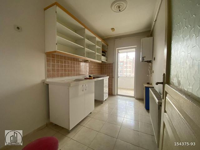 MEVLANA CADDESİNDE SİTE İÇERİSİNDE ALTINDAĞ'DA 3+1 SATILIK DAİRE