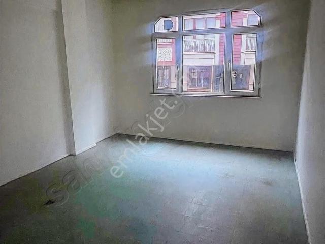 Mevlana Emlaktan Küçükköy Merkezde Satılık 2+1 Daire