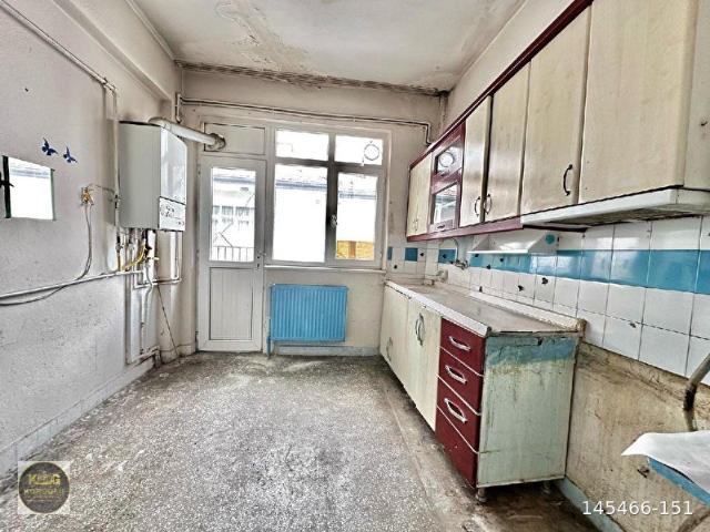 Mevlana 1.Cadde Arkası Kombili Yatırımlık Satılık Daire