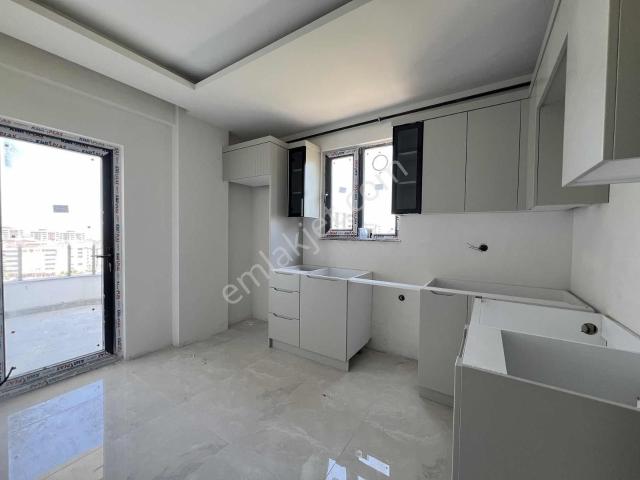Mevlanada Denız Manzaralı Salon Mutfak Ayrı 2+1 Satılık Daire