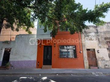 MEXICALTZINGO CASA RECIÉN REMODELADA EN VENTA