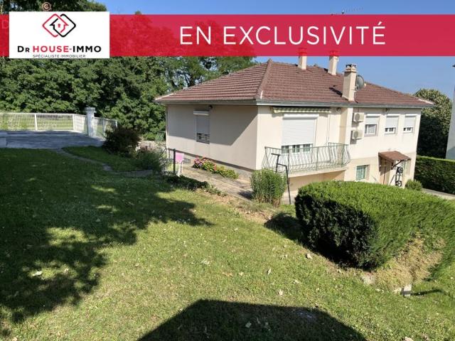 MEXIMIEUX A VENDRE EN EXCLUSIVITE Villa sur sous sol complet, dépendances, jardin de 767 m²