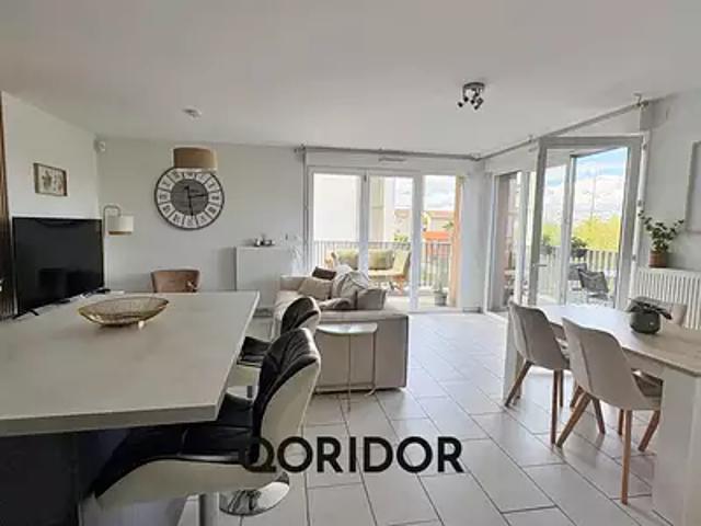 Meyzieu 69330 Achat / Vente appartement 3 pièces t3 au dernier étage