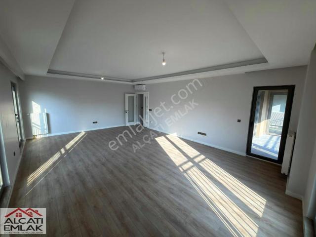 Meydan Başakşehir Kiralık 4+1 Yüksek Kat Büyük Tip Peyzaj Cephe