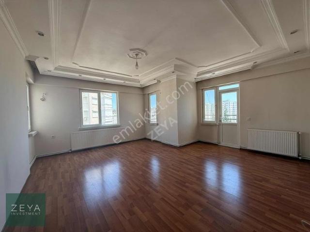 Meydan Kavağında Site İçerisinde Satılık 3*1 Daire