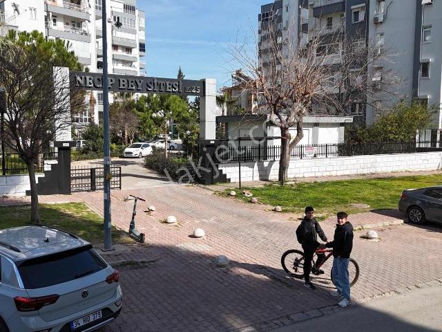 Meydan Kavağında Site İçinde Katta Kelepir 3+1