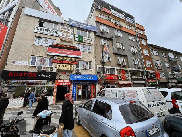 Meydan Merkez De Devren Kiralık Büfe