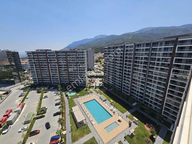 Meydan Projesinde Kiralık Full Eşyalı Havuz Cephe Daire 1+1