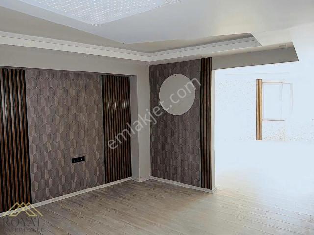 Meydanda Kiralık Ofis