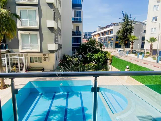 Meydankavağı'nda Havuzlu Sitede Eşyalı Arakat Daire