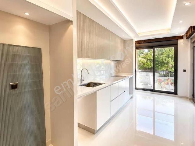 Meydankavağında Site İçi Arakat Geniş Sıfır 2+1 3 Aya Teslim