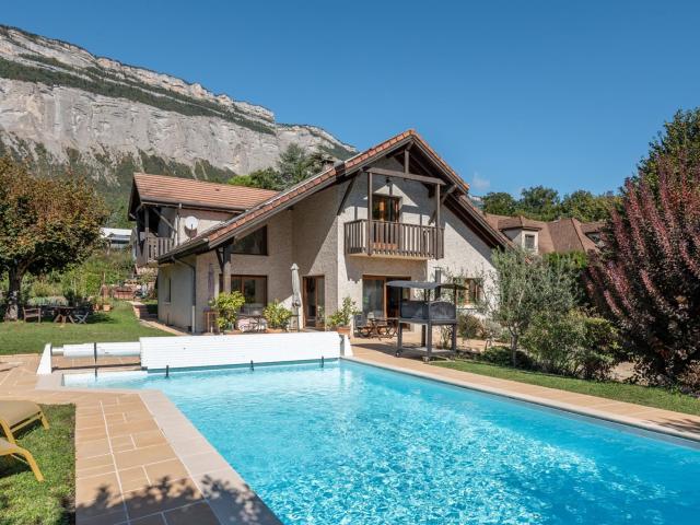 Meylan Belle maison individuelle avec piscine