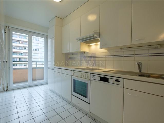 Meyrin, Av. de Vaudagne, 4 Zimmer im ersten Stock, ca. 77 m²