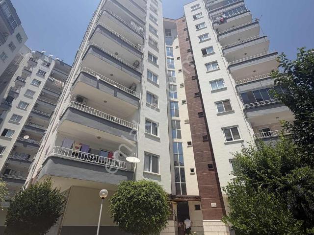 Mezıtlı Yenımahalle'de Genış 3 + 1 Satılık Daıre
