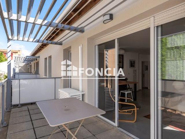 Meze centre superbe 4 pieces recent avec terrasse et double garage