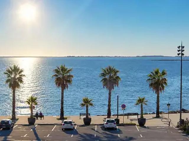 Mèze 34140 Achat / Vente appartement 2 pièces t2 au dernier étage terrasse