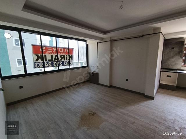 MEZİTLİ DE HAVUZLU DOĞALGAZLI JENERATÖRLÜ CİFT BANYOLU GİYİNME ODALI 2+1 KİRALIK