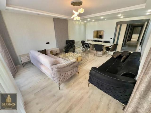 Mezitli Akdeniz Mah.satılık Şık Lüks Daire 5+1 4 Yatak Odası