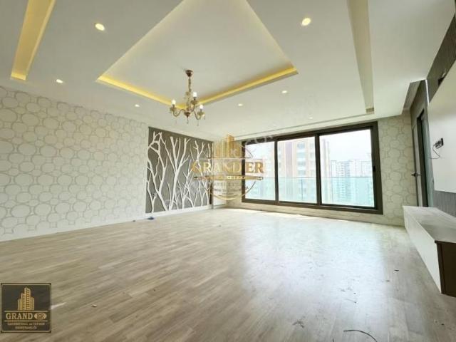 Mezitli Akdenizde Havuzlu Sitede Kaçırılmayacak Lüks 4+1 Daire