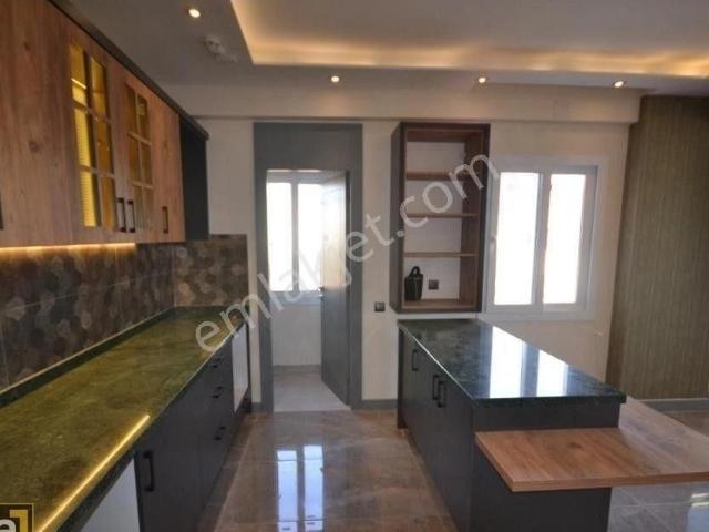 Mezitli Yeni Mahallede Havuzlu Lüks 4+1 Ara Kat Kiralık Daire