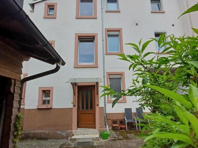 MFH oder Einfamilienhaus mit ELW, zentral aber ruhig