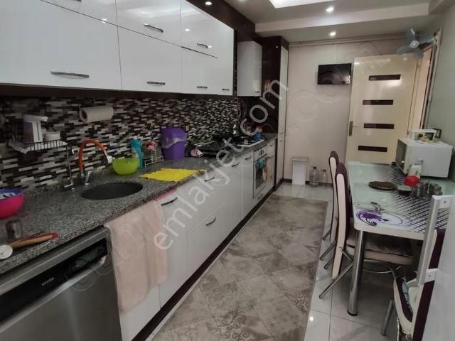 Mk'dan Atatürk Caddesi Arka Sokağı Full Kredi Satılık 3+1 Daire