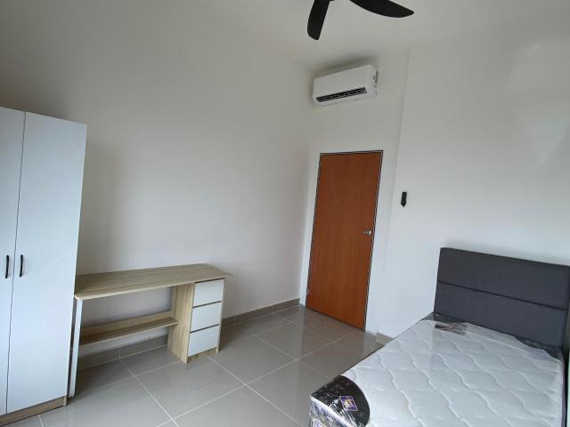 Mkh Bouvelard 2 Kajang Master Room Available For Rent