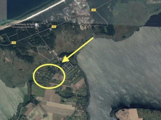 Działka 999 m² z warunkami zabudowy i stawem