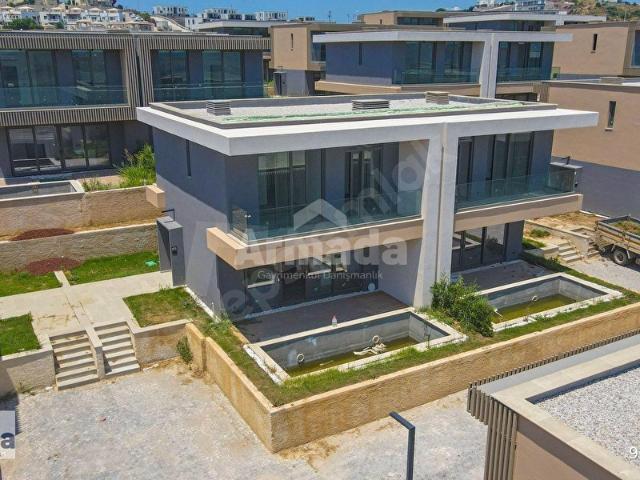 MİLAS BOĞAZİÇİNDE SATILIK 3+1 YAZLIK