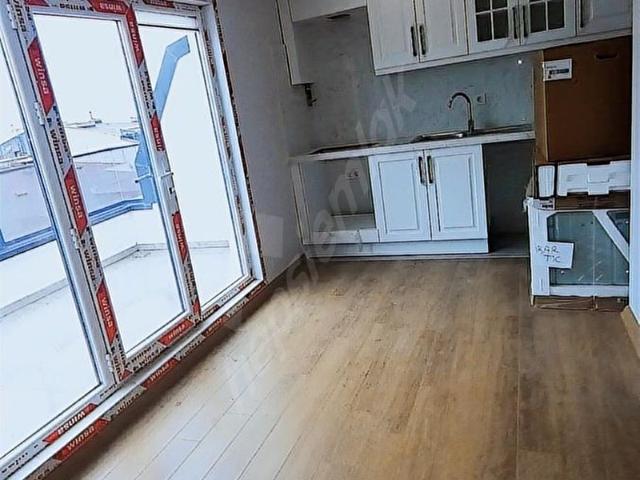 MİRHAN'DAN İDEALTEPE ÇİFT GİRİŞLİ BALKONLU VE TERASLI 2+2 DUBLEX