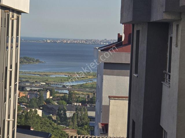 Mimar Yapıdan Satılık Göl Manzaralı 3+2 Düblex Daire