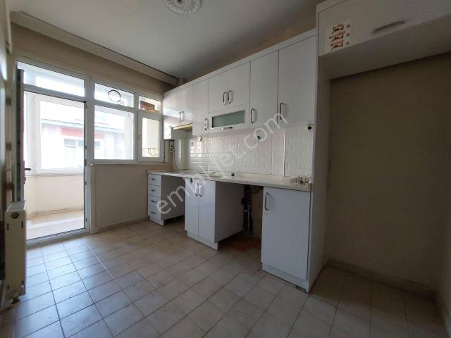 Mimar Emlak'dan Satılık 1+1 80m² Full Ön Cephe 2.kat Daire!