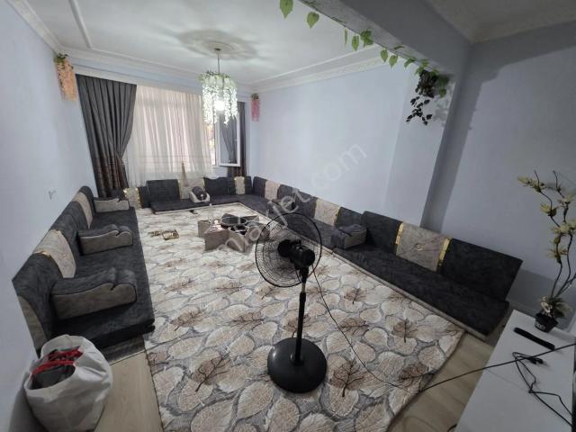 Mimar Emlak'tan Mehmet Akifte 26m² Hisseli 3+1 Giriş Kat