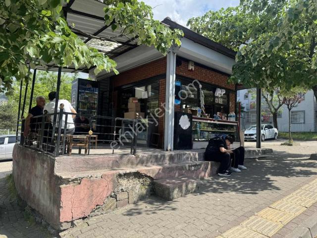 Mimar Sinan Lisesinin Önünde Satılık Büfe