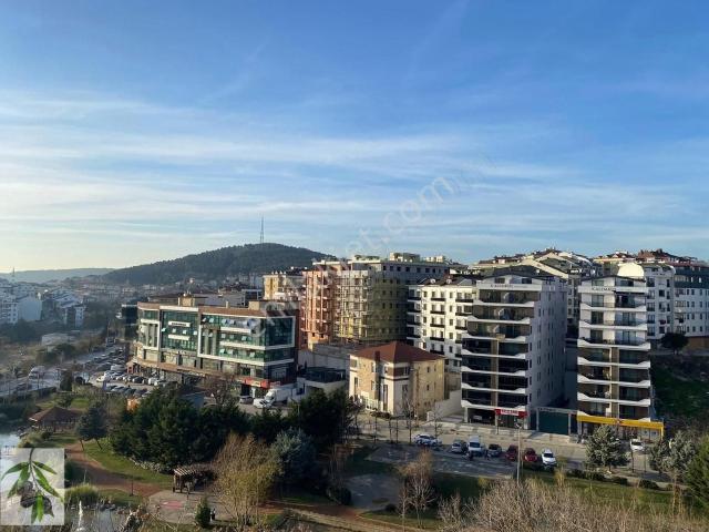 Mimar Sinan'da Emsalsiz Manzaralı, Otoparklı Lüks Ara Kat Daire
