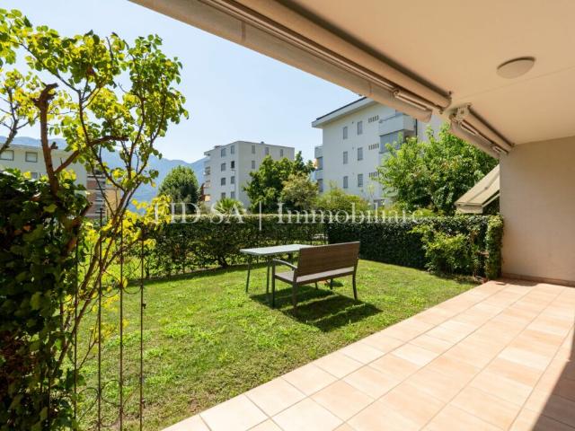 MINUSIO Appartamento con giardino in posizione centrale