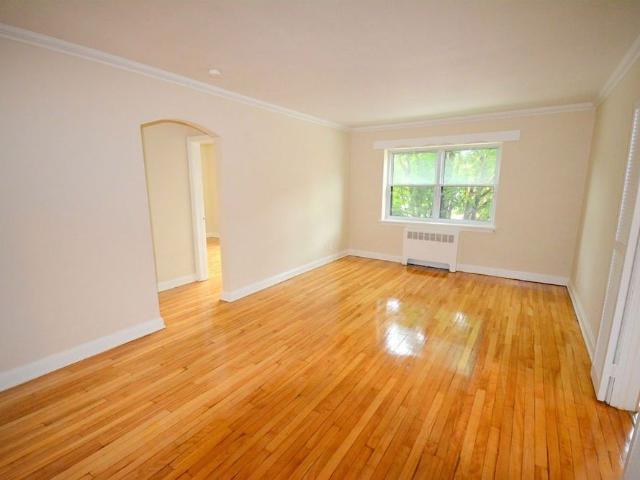 Minutes to Downtown Ottawa and uOttawa!
