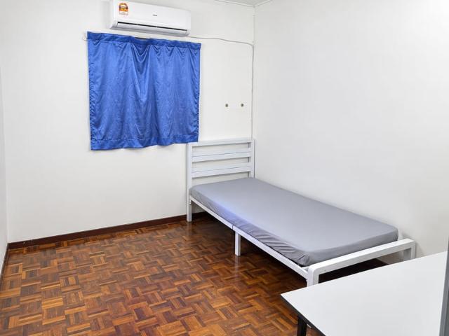 Minutes To Setia City Mall & Lotus's Setia Alam ️ | Medium Room For Rent @ Setia Alam ❤️