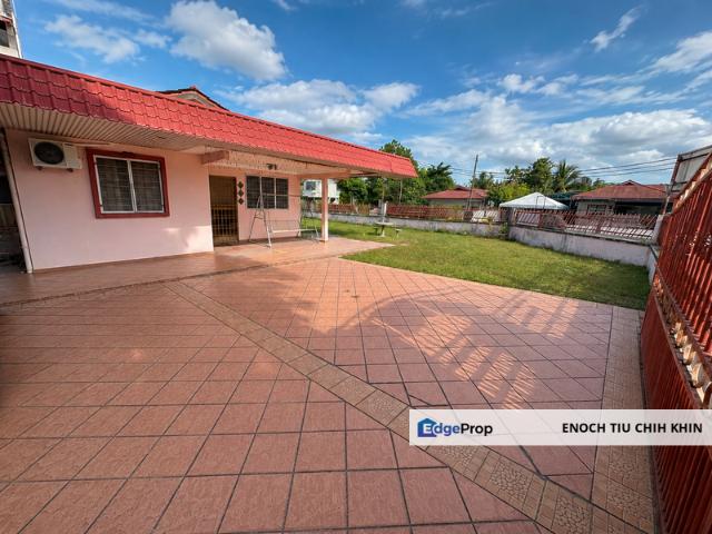 Minden Heights Bungalow with Kindergarten or Institutional Potential