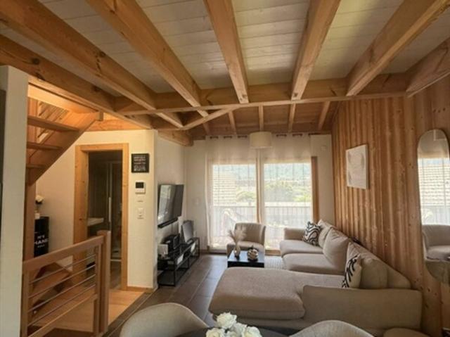 MINERGIE – 3 Zimmer Triplex mit Terrasse und Parkplatz