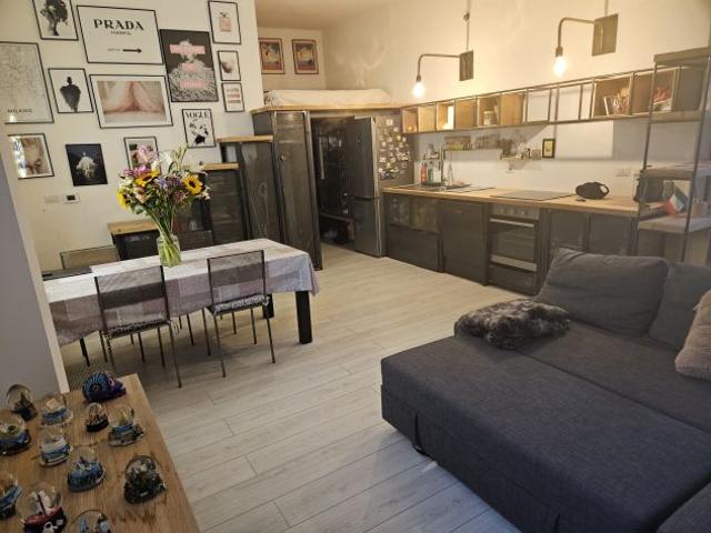 MINI LOFT ARREDATO ZONA ISOLA via murat
