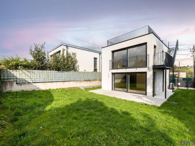 MINI VILLA AM HACKENBERG MIT CA. 37m² DACHTERRASSE UND IMPOSANTEM WEITBLICK AUF DIE CITY EIGENGRUND IM KLEINGARTEN GANZJÄHRIG BEWOHNBAR