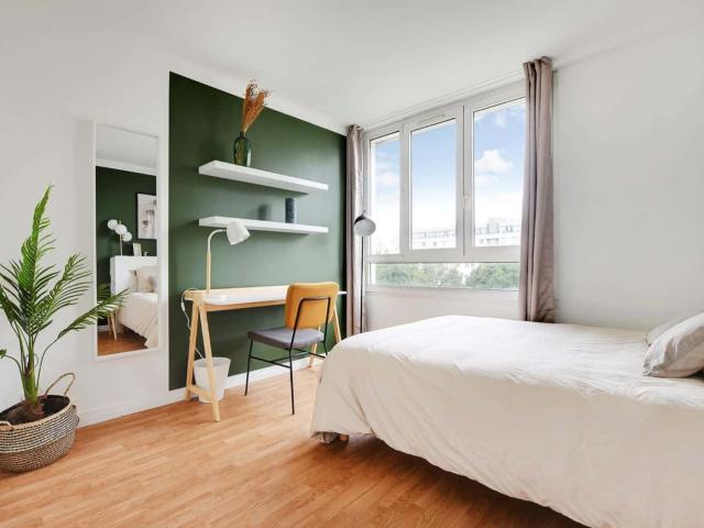 Minimalist 12 m² room in Kremlin Bicêtre KRB38